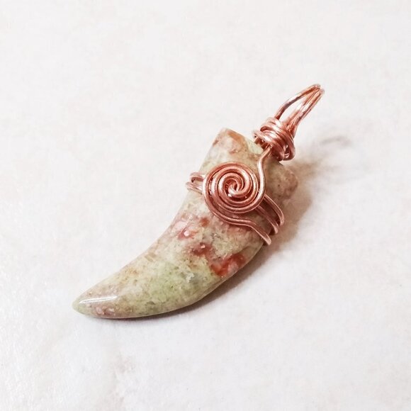 Pale Unakite Jasper! One-of-a-kind Copper Wire Wrapped Horn or Tooth Pendant - Picture 2 of 6